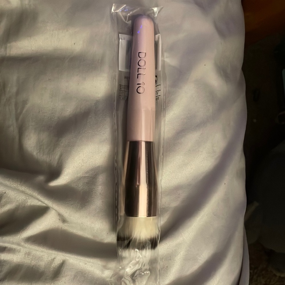 Makeup brush